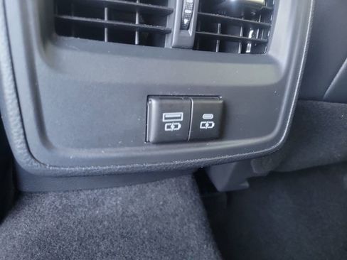 Used 2021 Toyota Avalon XSE image 11