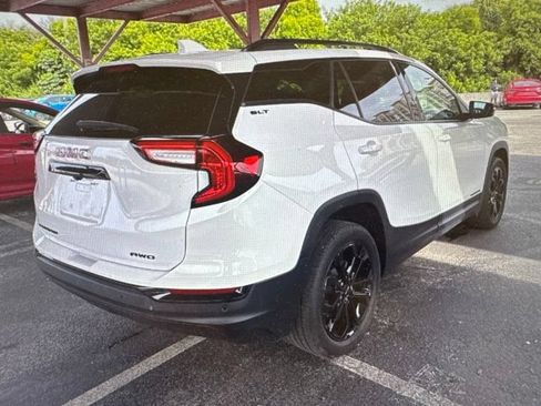 Used 2022 GMC Terrain SLT w/ Infotainment Package II AWD/4WD image 7