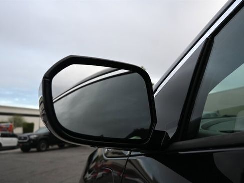 Used 2018 Chevrolet Volt LT w/ Comfort Package image 17