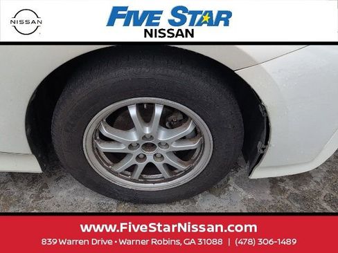 Used 2016 Toyota Prius Two FWD image 4