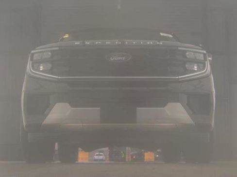 Used 2025 Ford Expedition Platinum AWD/4WD image 4