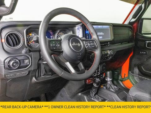 Used 2024 Jeep Wrangler Rubicon w/ Convenience Group AWD/4WD image 5