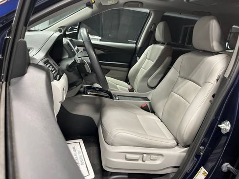 Used 2017 Honda Pilot Touring image 13