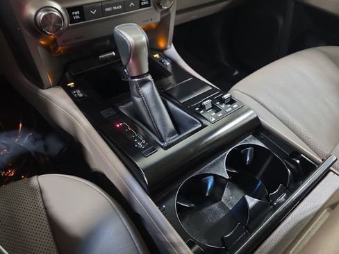 Used 2021 Lexus GX 460 Premium w/ Premium Package AWD/4WD image 24
