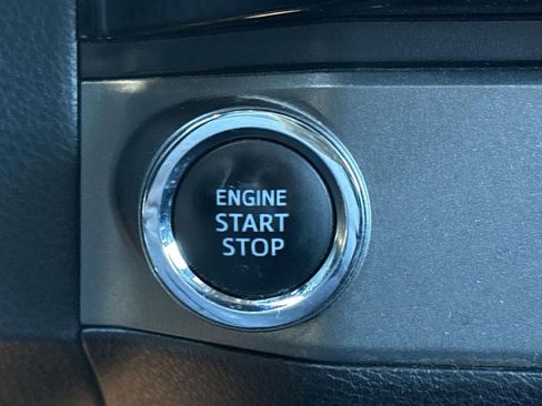 Used 2016 Toyota Tacoma TRD Sport image 17