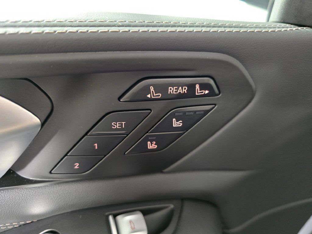 Used 2025 BMW X7 M60i AWD/4WD image 27
