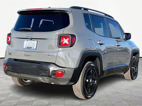 Used 2022 Jeep Renegade Latitude image 2