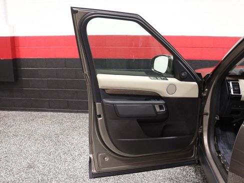 Used 2017 Land Rover Discovery HSE AWD/4WD image 34