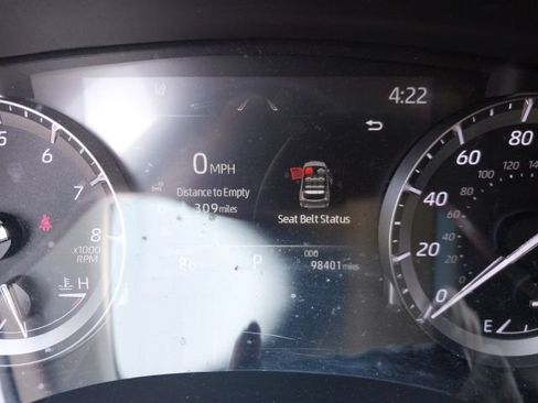Used 2022 Toyota Highlander XLE FWD image 5