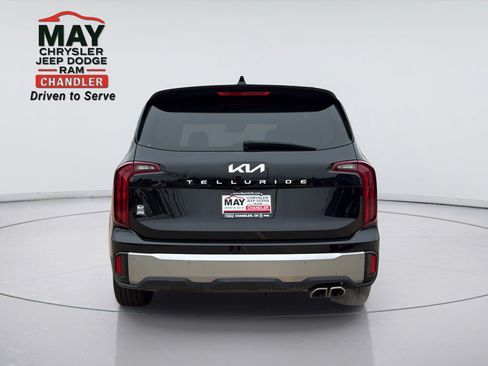Used 2025 Kia Telluride S FWD image 6