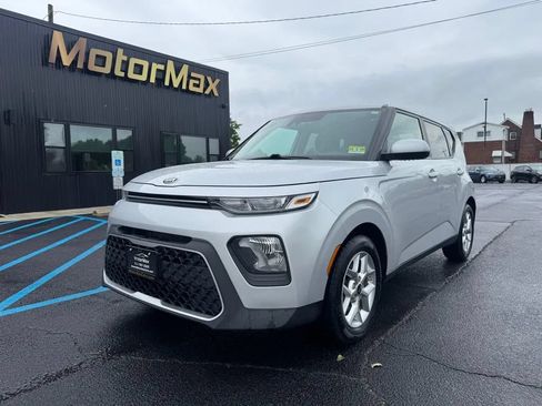 Used 2021 Kia Soul S FWD image 1