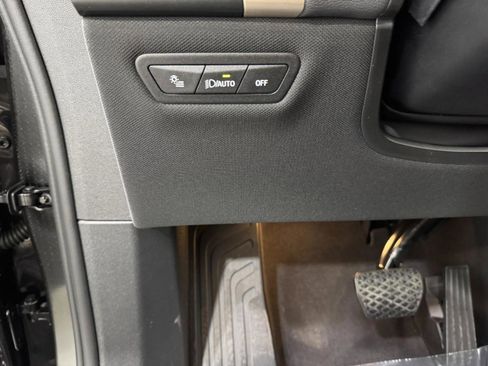 New 2026 BMW iX xDrive60 image 31