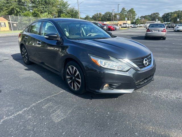 Used 2017 Nissan Altima 2.5 SV w/ Convenience Package FWD image 6