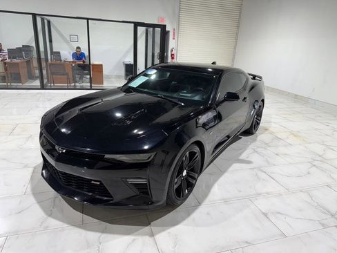 Used 2017 Chevrolet Camaro SS image 3