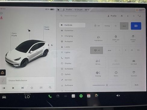 Used 2021 Tesla Model Y Long Range image 21