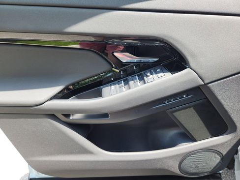 Used 2026 Land Rover Range Rover Evoque S image 24