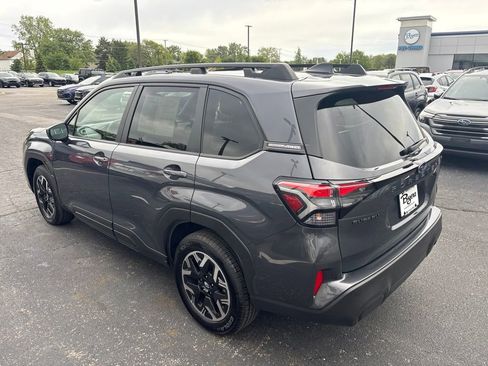 Certified 2025 Subaru Forester Premium AWD/4WD image 5
