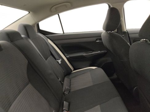 Used 2021 Nissan Versa SV FWD image 19