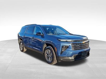 Used 2025 Chevrolet Traverse LT