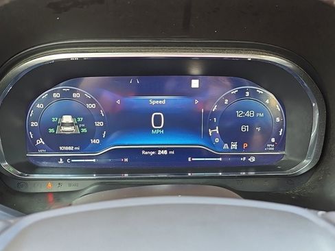 Used 2022 Chevrolet Suburban LT w/ Luxury Package image 25