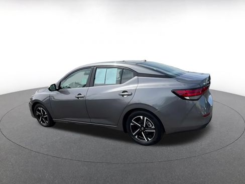 Used 2025 Nissan Sentra SV FWD image 8