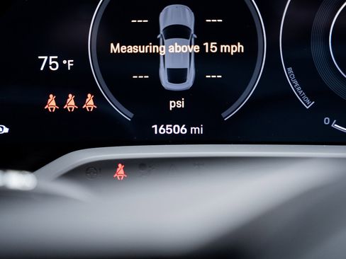 Used 2023 Porsche Taycan w/ Premium Package image 44