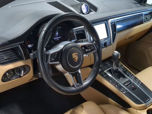 Used 2016 Porsche Macan S image 11