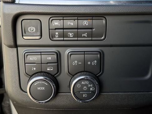 Certified 2025 Chevrolet Suburban RST image 24