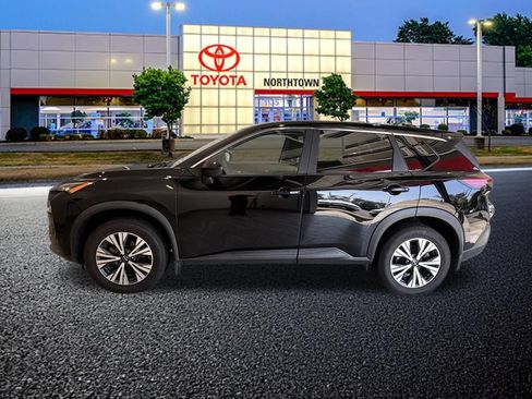 Used 2023 Nissan Rogue SV FWD image 2