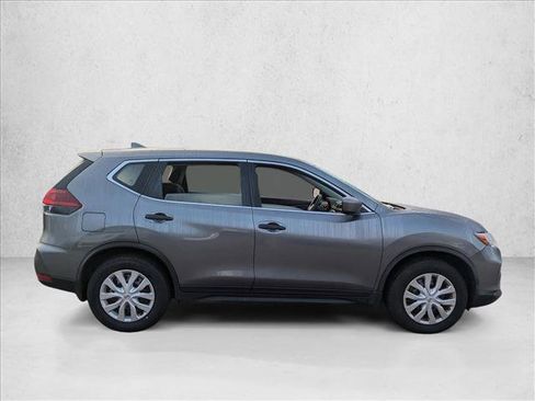 Used 2020 Nissan Rogue S image 4