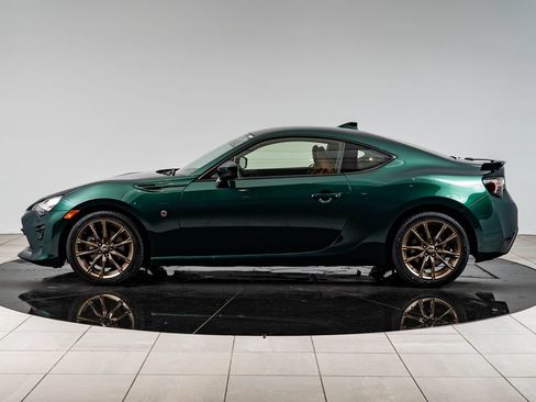 Used 2020 Toyota 86 RWD image 5