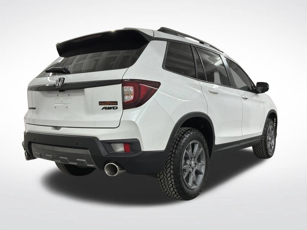 Certified 2025 Honda Passport TrailSport image 3