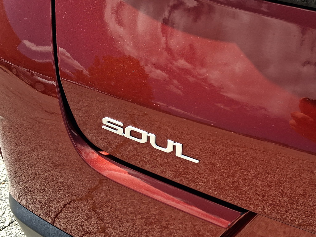 Used 2024 Kia Soul LX w/ LX Technology Package FWD image 18