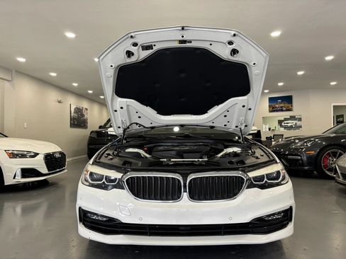 Used 2018 BMW 530i RWD image 45