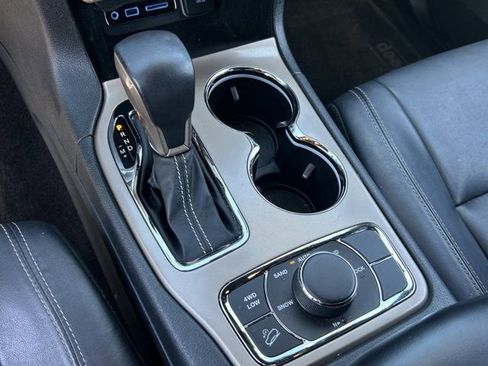 Used 2016 Jeep Grand Cherokee Limited image 37