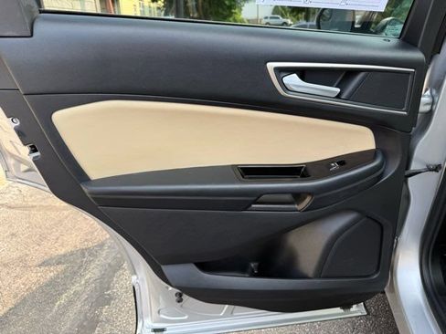 Used 2018 Ford Edge SEL w/ Equipment Group 201A AWD/4WD image 18