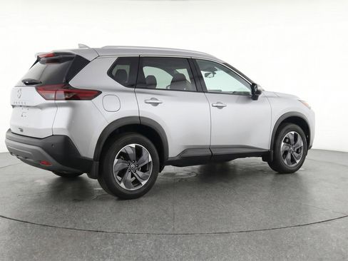 Used 2025 Nissan Rogue SV FWD image 9