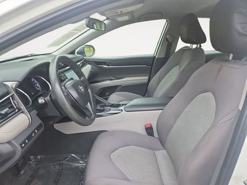 Used 2020 Toyota Camry LE FWD image 9