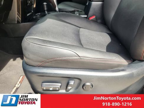 Used 2024 Toyota 4Runner TRD Off-Road Premium w/ Moonroof Package AWD/4WD image 25