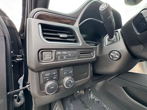 Used 2023 Chevrolet Tahoe LT w/ Luxury Package AWD/4WD image 17