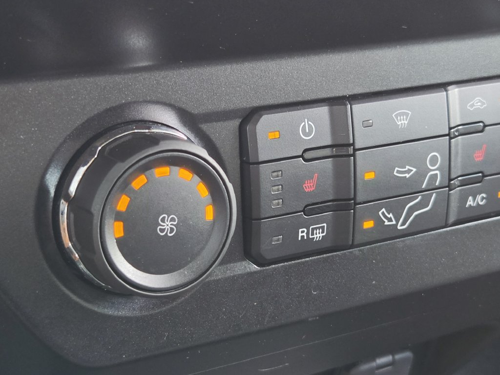 Used 2022 Ford F250 XLT w/ XLT Premium Package AWD/4WD image 23