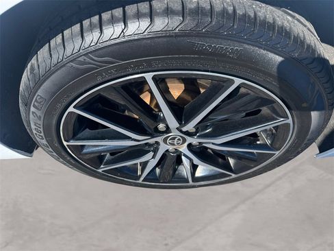 Used 2024 Toyota Camry SE image 14