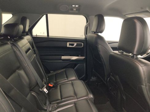 Used 2023 Ford Explorer XLT w/ Equipment Group 202A image 19