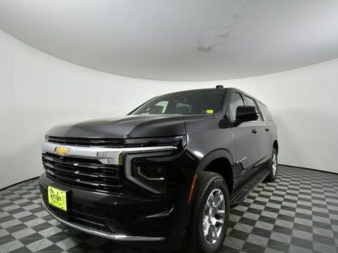 New 2025 Chevrolet Suburban LS image 6