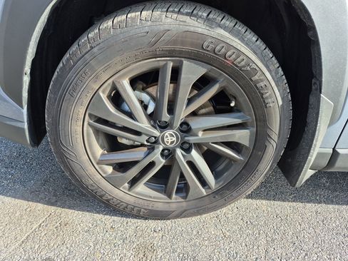 Used 2026 Toyota Corolla Cross XSE image 10