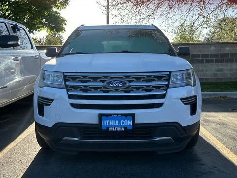 Used 2018 Ford Explorer XLT AWD/4WD image 2