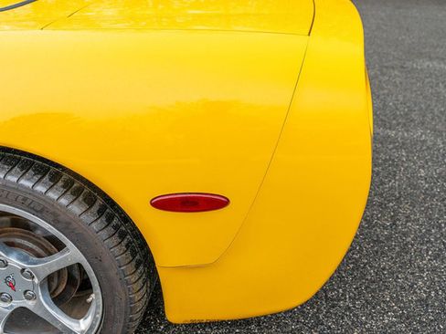 Used 2001 Chevrolet Corvette Convertible w/ Preferred Equipment Group2 image 65