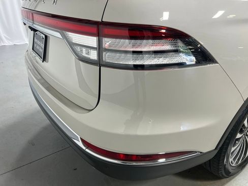 Used 2022 Lincoln Aviator Reserve w/ Elements Package Plus image 14