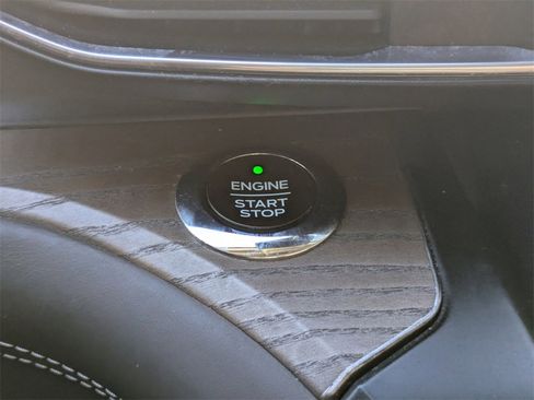 Used 2020 Ford Explorer Platinum w/ Premium Technology Package image 34