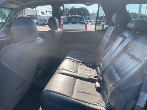 Used 2007 Toyota Sequoia SR5 RWD image 15